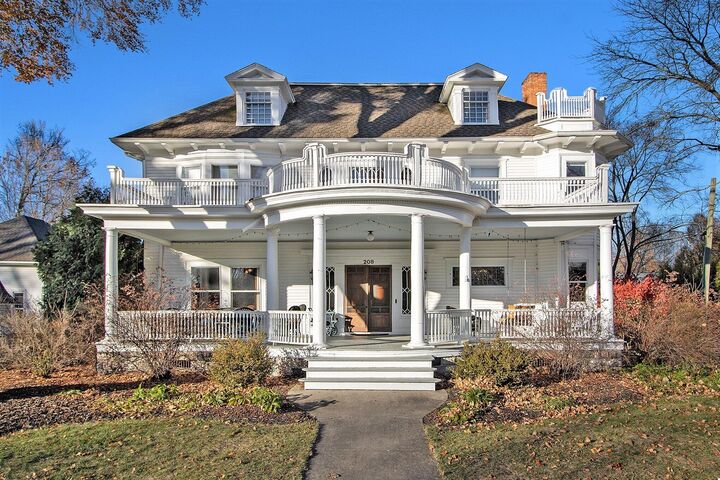 208 W Prospect Street  Marshall MI 49068 photo