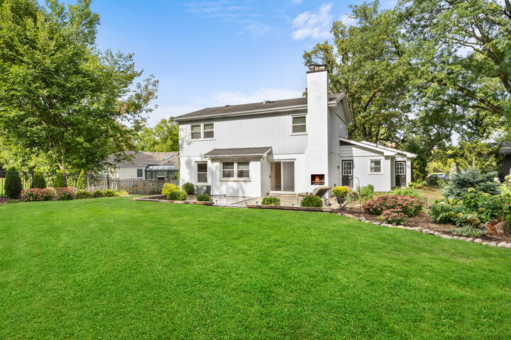 Property Photo: 721 Concord Lane IL 60010