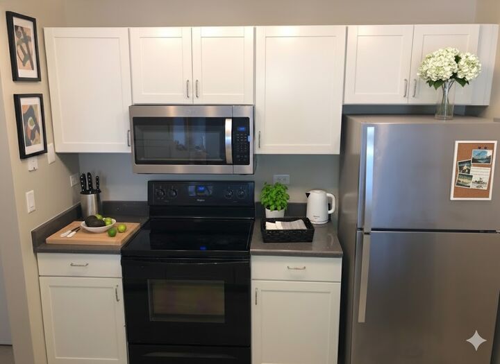 Property Photo: 511 Aurora Avenue 116 IL 60540