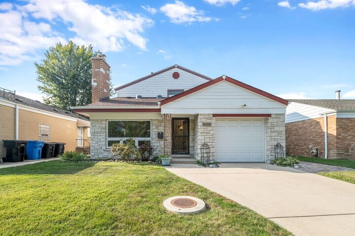 6020 N Landers Avenue  Chicago IL 60646 photo