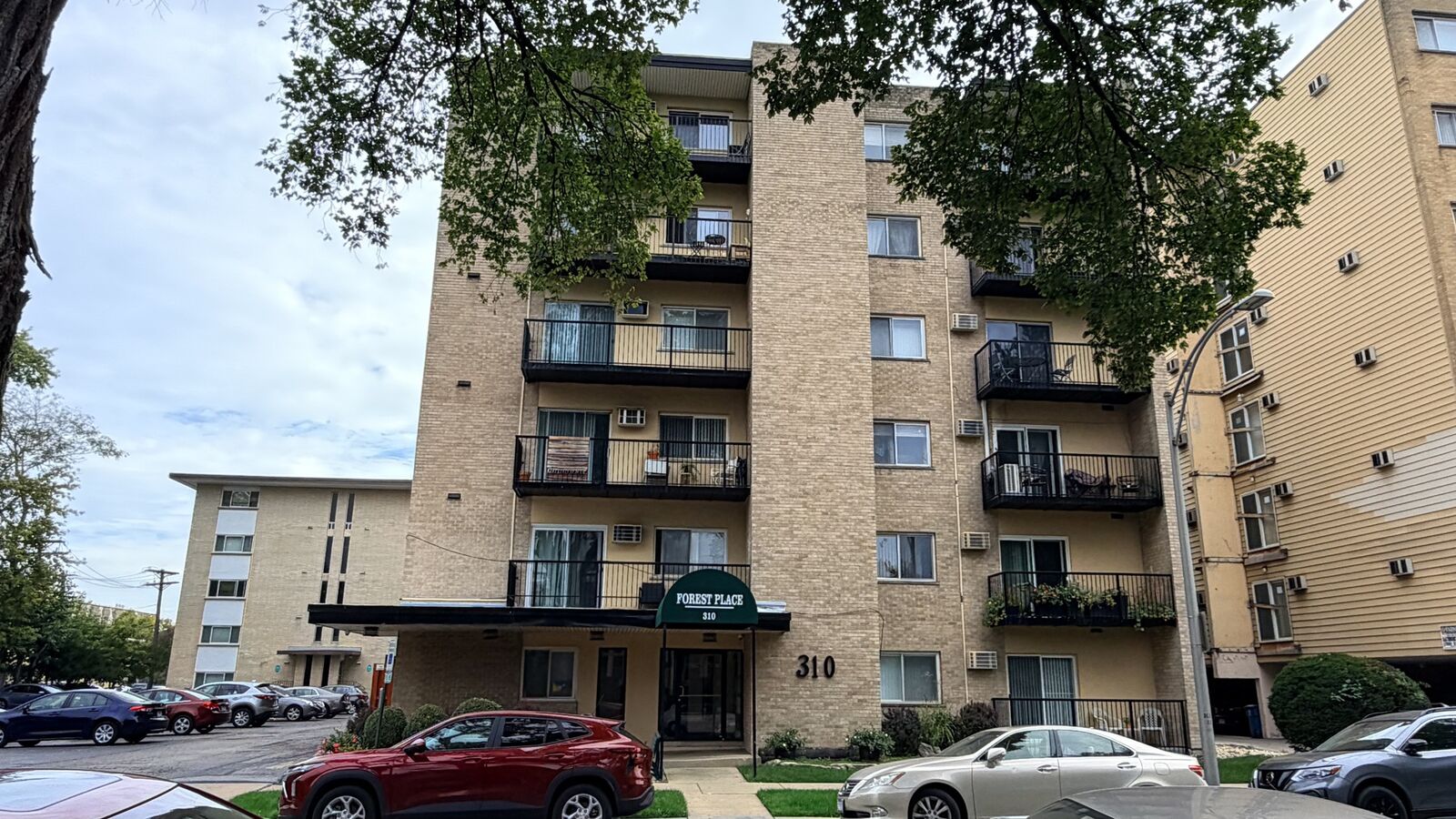 Property Photo: 310 Lathrop Avenue 307 IL 60130