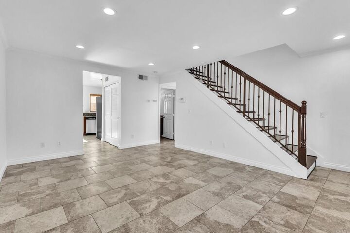 Property Photo:  267 S Mollison Ave 1  CA 92020 