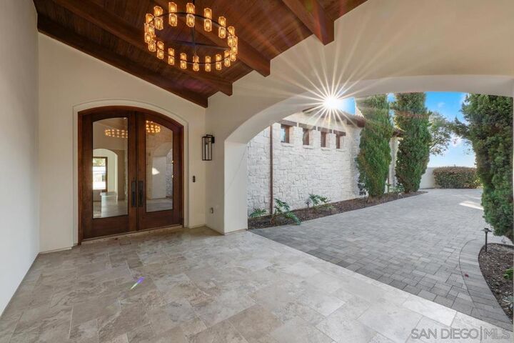 Property Photo:  8069 Entrada De Luz E  CA 92127 