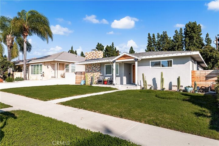 Property Photo:  624 N Walnut  CA 90631 