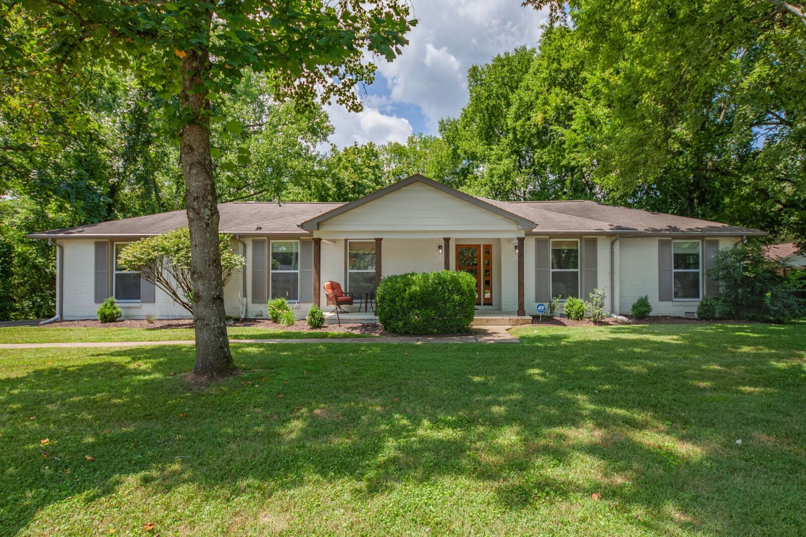 Property Photo:  1047 Percy Warner Blvd  TN 37205 