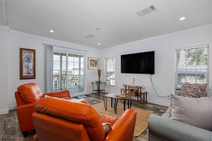 Property Photo: 2801 York Road FL 33956