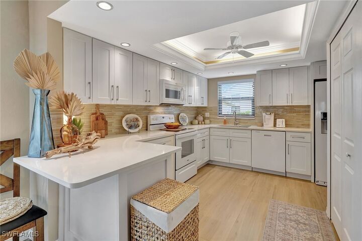 Property Photo:  15350 Moonraker Court 306  FL 33917 