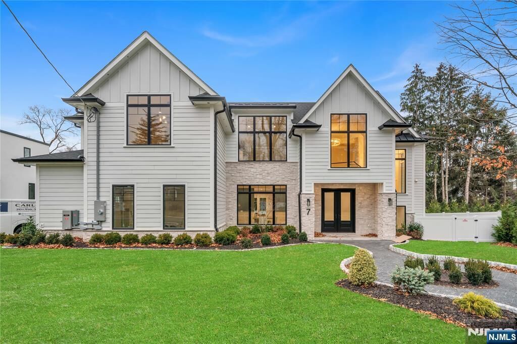 Property Photo:  7 Central Avenue  NJ 07627 