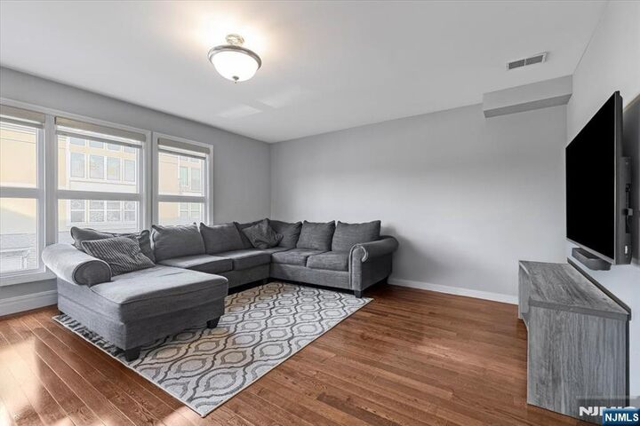 Property Photo:  14 Central Avenue 1  NJ 07662 