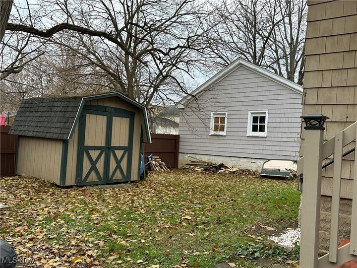 Property Photo:  168 E Riddle Avenue  OH 44266 