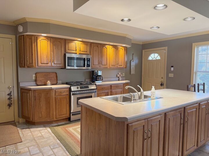 Property Photo:  564 Genesee  OH 44483 