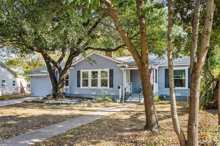 Property Photo:  145 Parkwood Avenue  TX 76013 