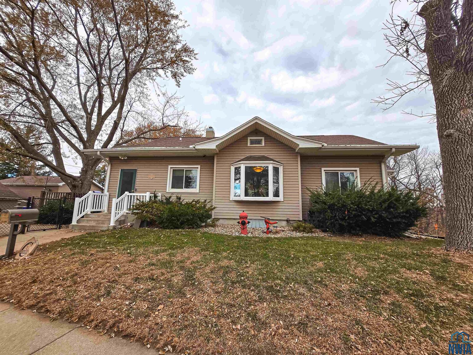 Property Photo:  2624 Shields Ave  IA 51106 