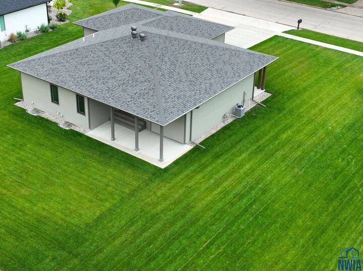 Property Photo: 601 Topaz Drive IA 51054