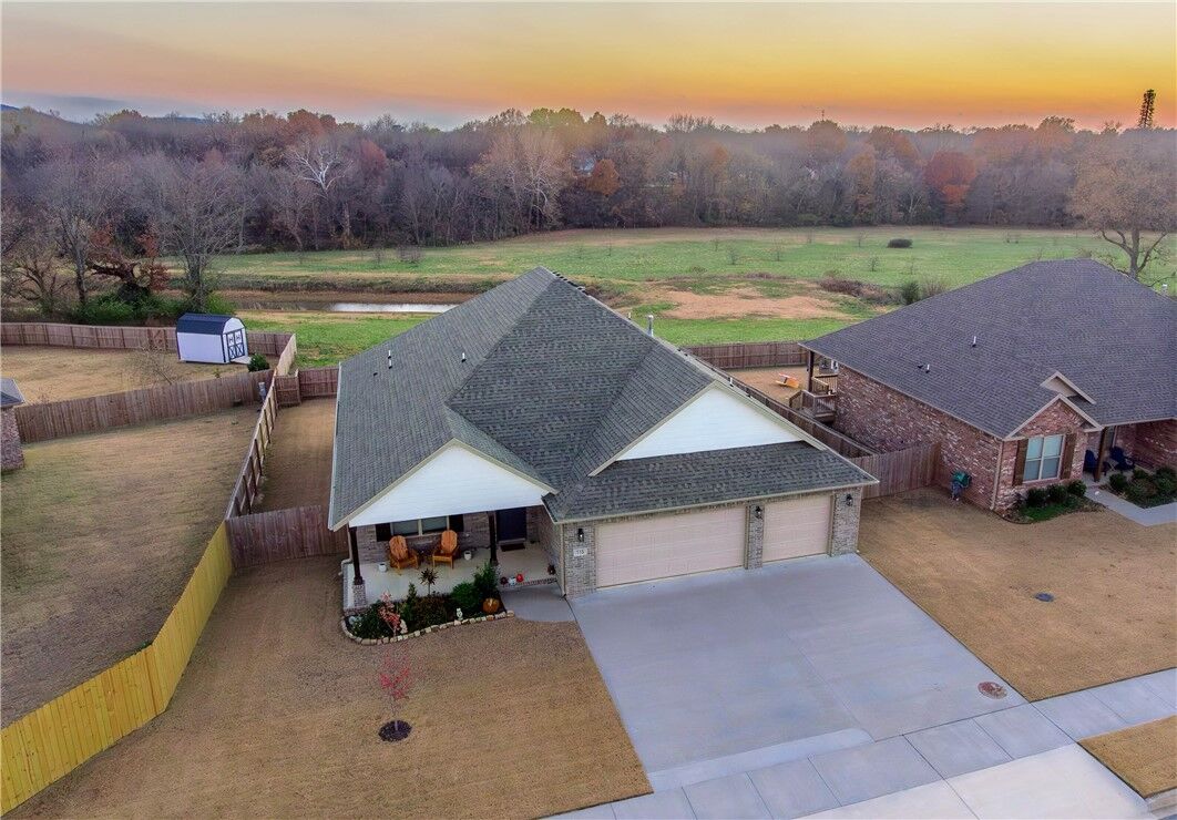 Property Photo:  115 W Pitts Street  AR 72730 