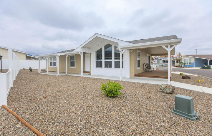 Property Photo:  333 Mountain View Drive Unit 86  OR 97540 