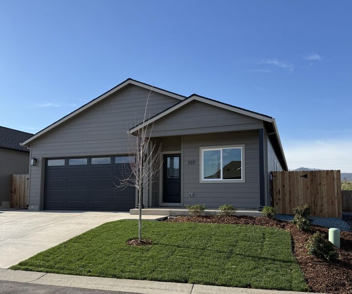 Property Photo: 337 Quail Circle OR 97540