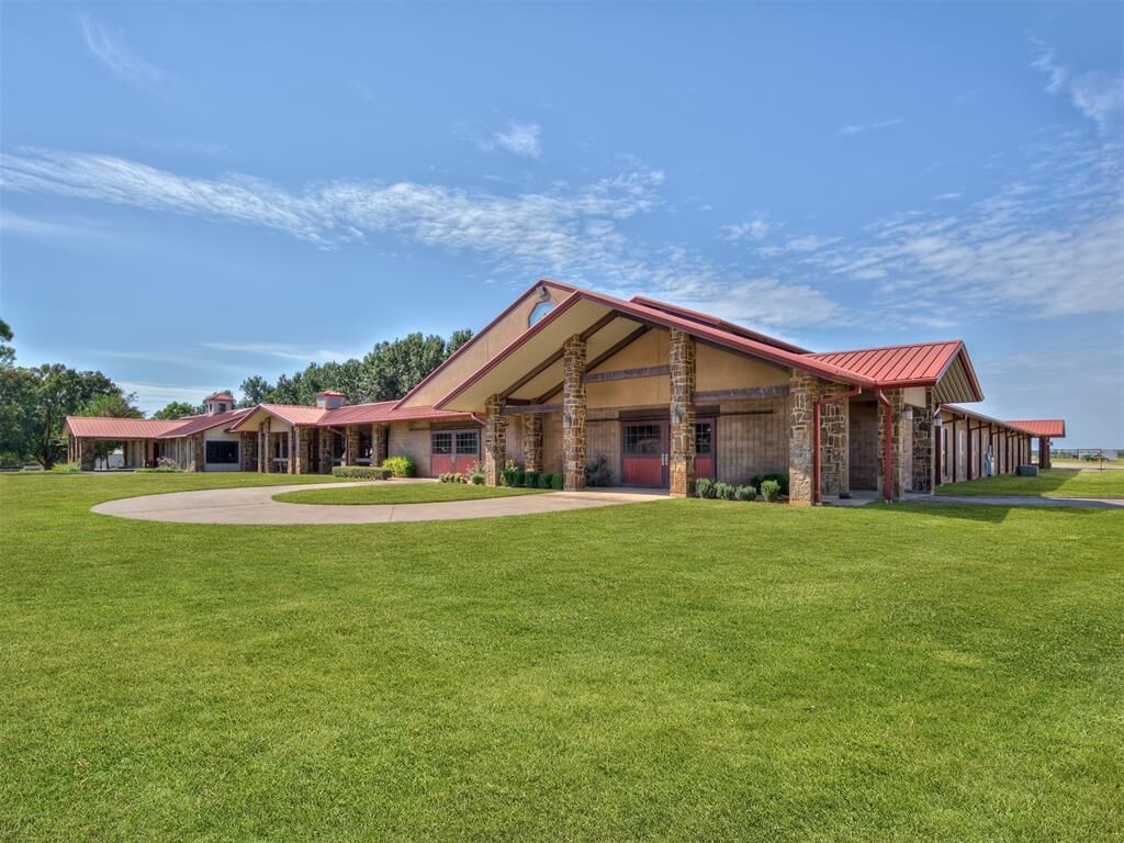 Property Photo:  20196 Holiday Court  OK 73080 