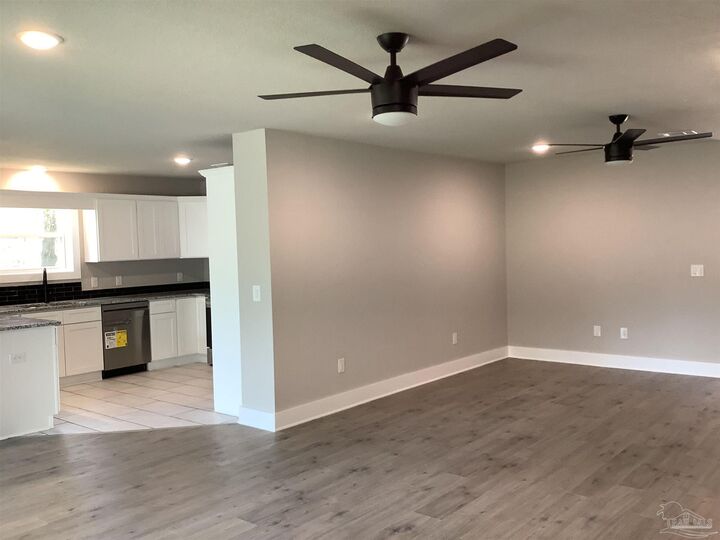 Property Photo: 6413 Sanders St FL 32570