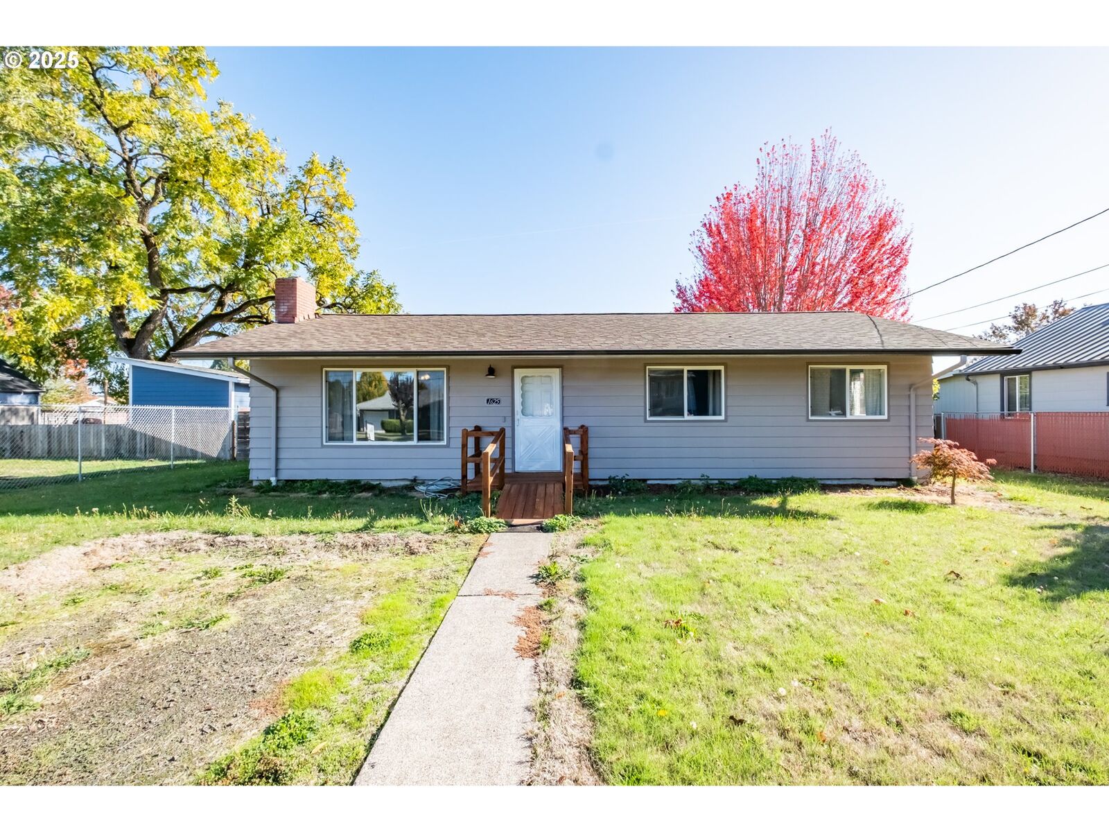 Property Photo:  1625 Jackson St  OR 97322 