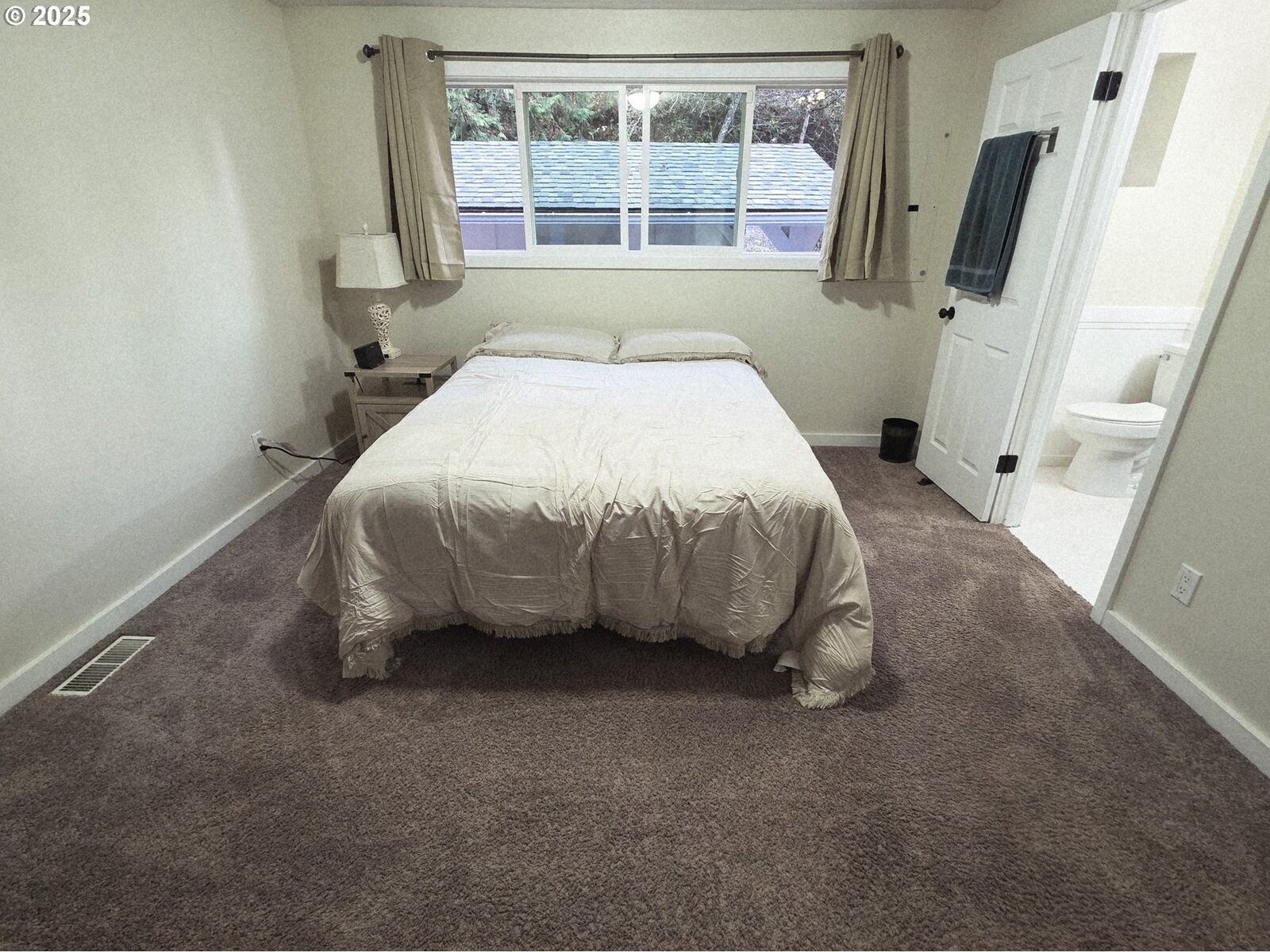 Property Photo:  12147 SE Henderson Dr  OR 97266 