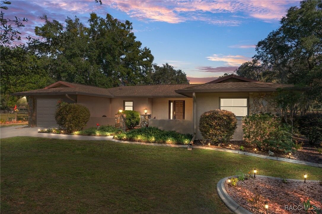 Property Photo: 281 N Kensington Avenue FL 34461