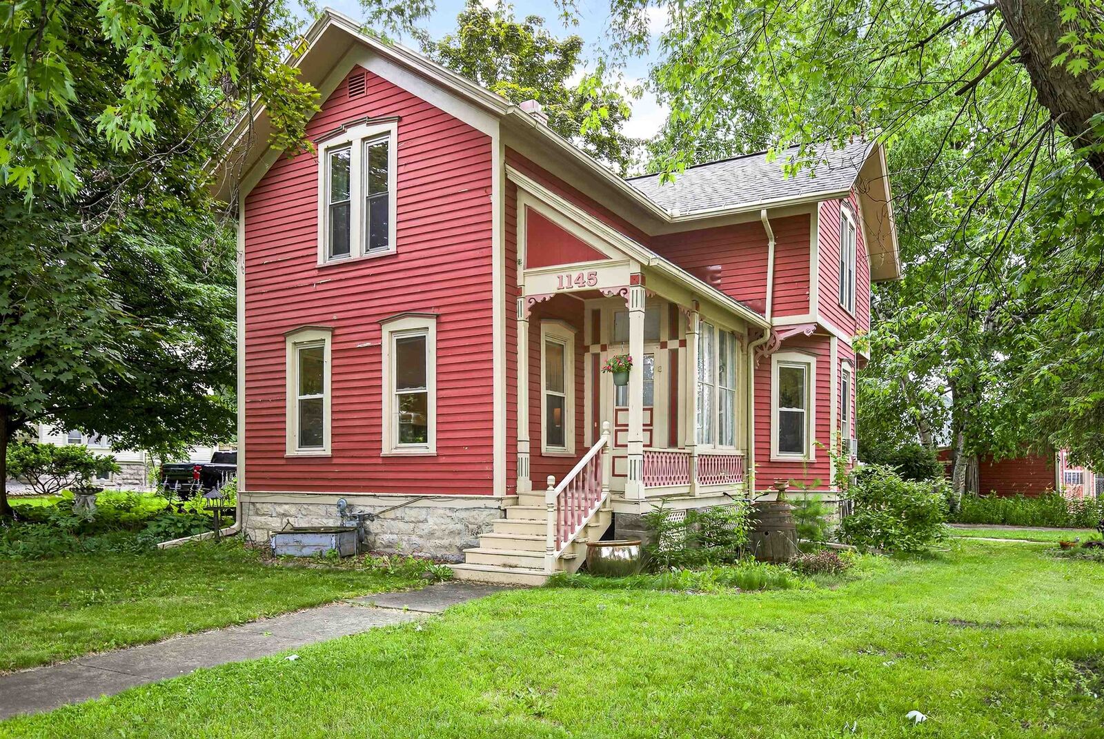 Property Photo: 1145 Elmwood Avenue WI 54901-3521