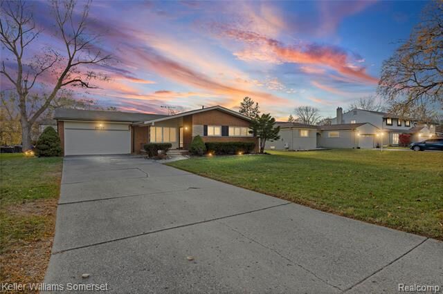 Property Photo: 25425 Catalina Street MI 48075