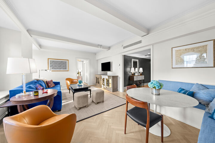 Property Photo:  160 Central Park S 2811  NY 10019 