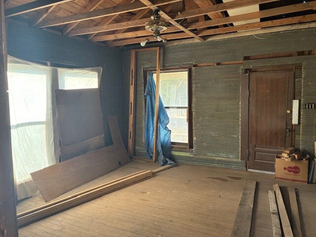 Property Photo: 2002 N Oakes Street TX 76903