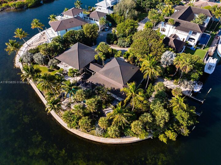 Property Photo: 820 San Pedro Ave FL 33156