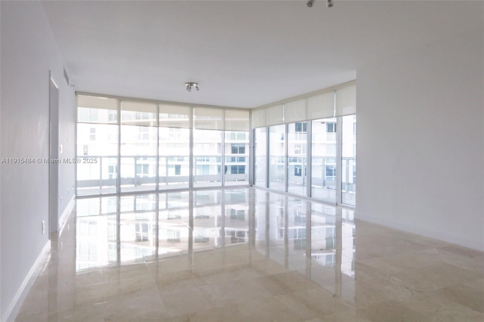 Property Photo: 2127 Brickell Ave 2504 FL 33129