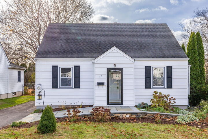 Property Photo:  17 Parkview Road  CT 06110 