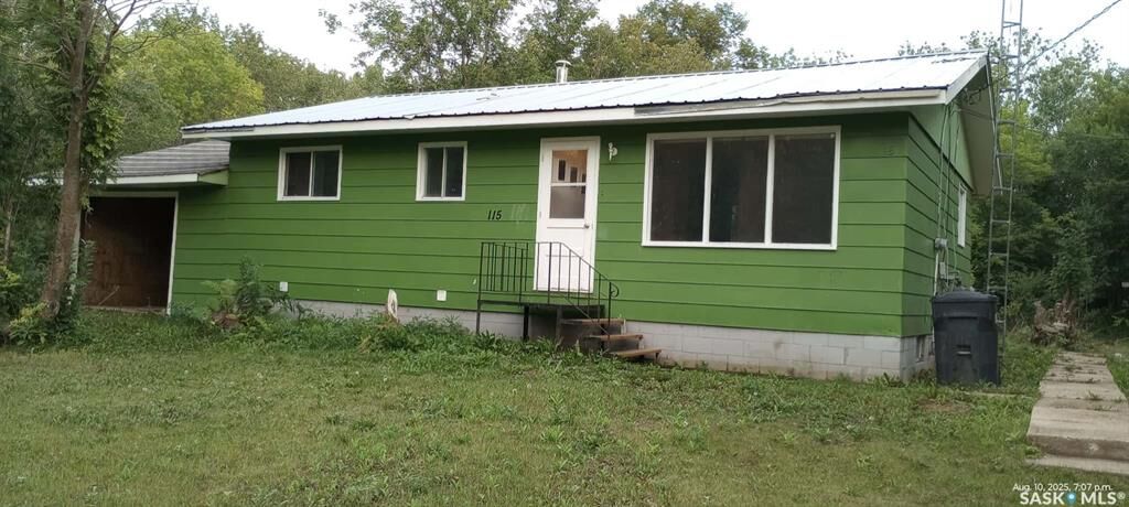 Property Photo:  115 2nd Avenue S  SK S0A 2Z0 