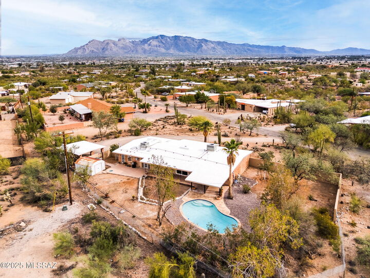 Property Photo: 3205 N View Crest Drive AZ 85745