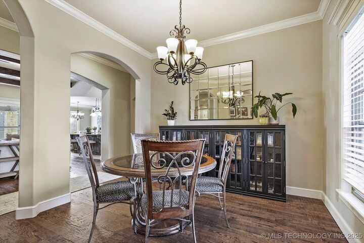 Property Photo:  1513 W Vail Street  OK 74012 