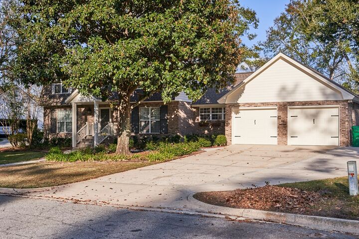 Property Photo:  118 Princeton Ln  GA 31605 