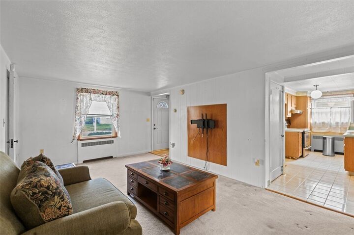 Property Photo: 636 Constitution PA 15025