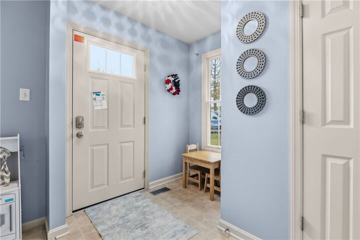 Property Photo:  1012 Woodridge Drive  PA 15317 