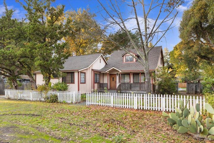 Property Photo:  405 Walnut Avenue  CA 95476 