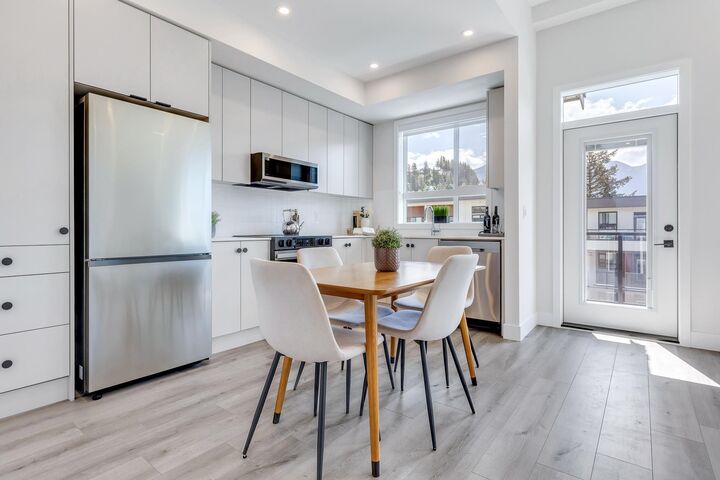 Property Photo: 45497 Campus Drive 403 BC V2R 6L8
