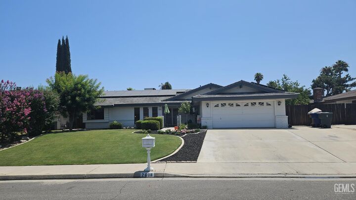 2608 Cheshire Drive  Bakersfield CA 93309 photo