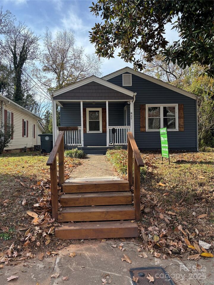 Property Photo:  827 W Horah Street W  NC 28144 