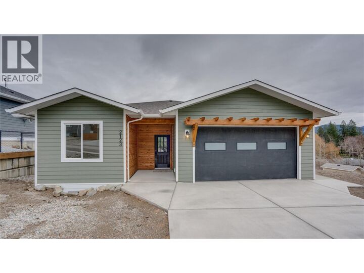 Property Photo:  2123 Mountain View Avenue  BC V0E 2G0 