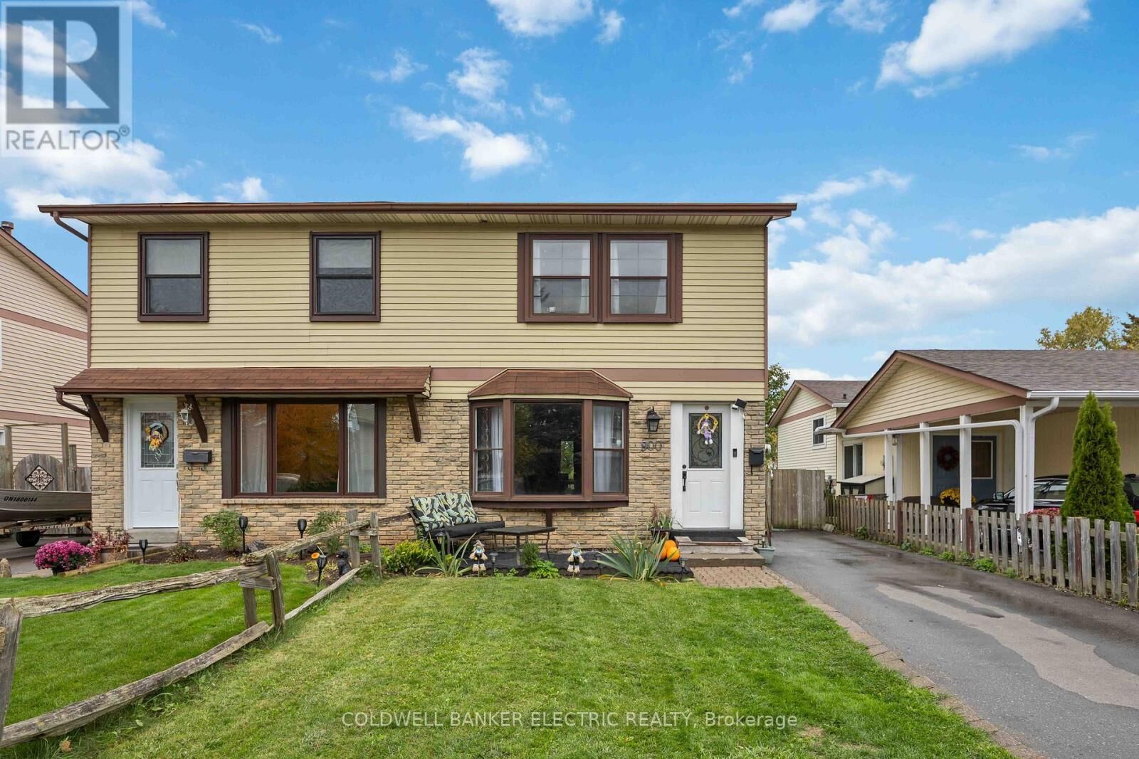 Photo de la propriété:  900 Southridge Street  ON L1H 8A5 