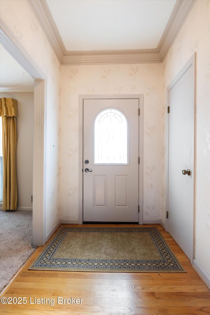 Property Photo:  7007 Peppermill Ln  KY 40228 