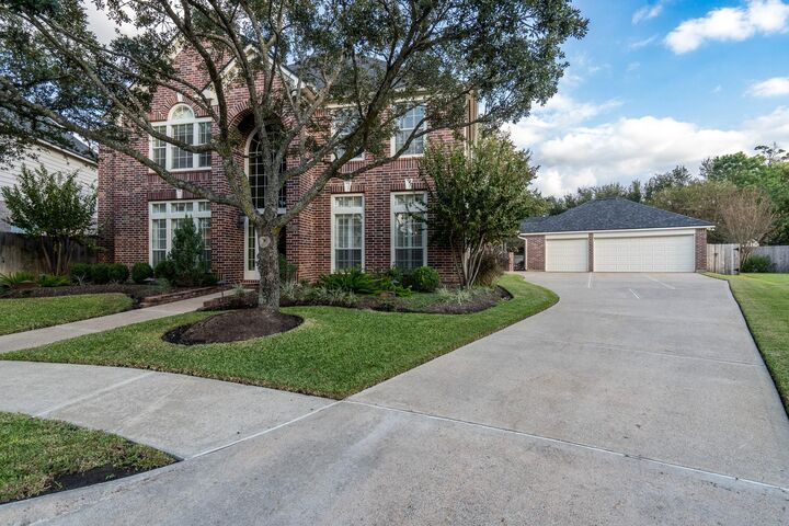 Property Photo: 13906 Mount Airy Court TX 77429