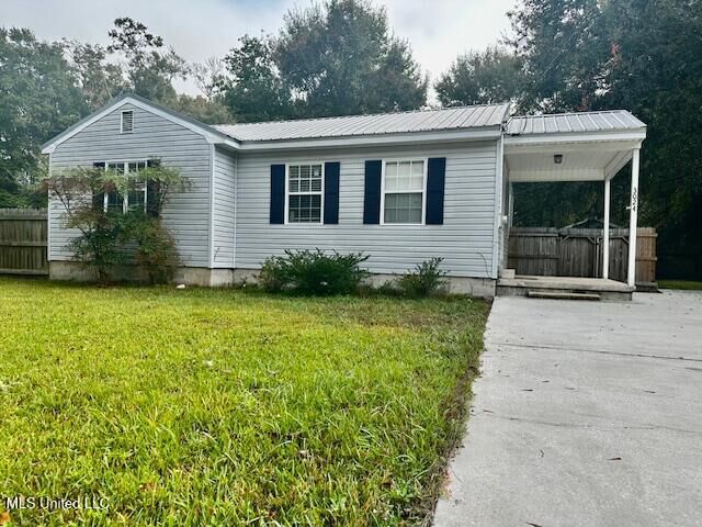 Property Photo: 3024 Woodlawn Avenue MS 39563