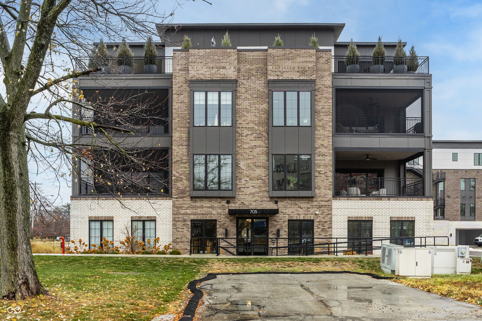 Property Photo: 705 Livingstone Drive Suite 210 IN 46032