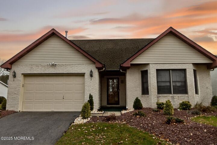 48 Coventry Terrace  Marlboro NJ 07746 photo